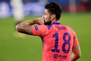 UEFA Champions League: Watch Olivier Giroud score four goals in perfect display as Chelsea thrash Sevilla 0-4 in Spain (video)
