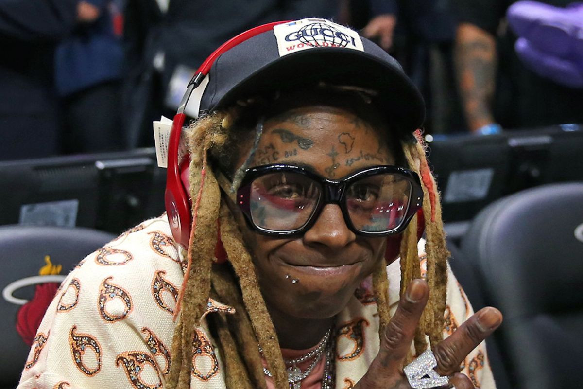 "Fuk the Grammys" - Lil Wayne writes after the Recording Academy failed to nominate his latest album 