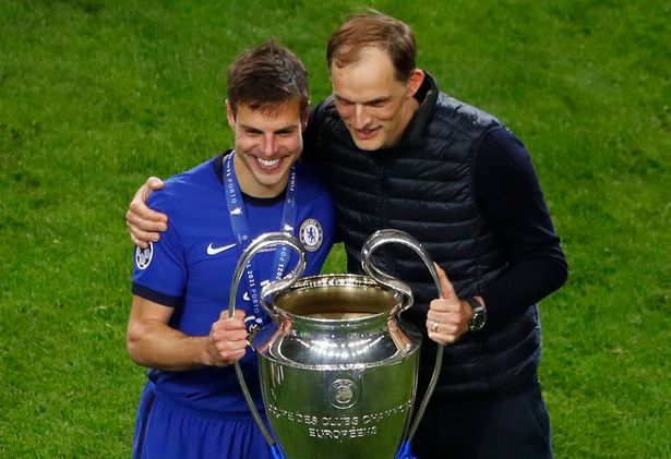 Chelsea manager Thomas Tuchel and Cesar Azpilicueta celebrate with the trophy