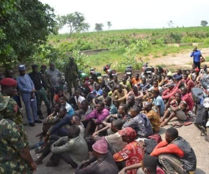 Soldiers intercept 73 Nasarawa youths in 5 trucks travelling to Imo state (photos)
