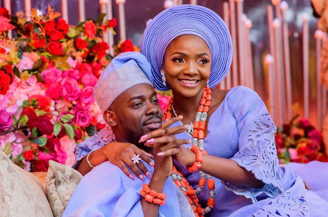 In this life marry well - Adekunle Gold gushes about his wife, Simi after she got him a vintage gameboy as father