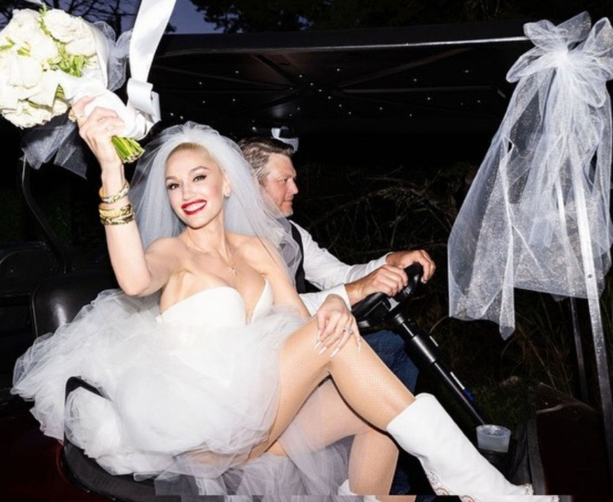 "Dreams do come true" Gwen Stefani writes as she shares photos from her wedding to Blake Shelton