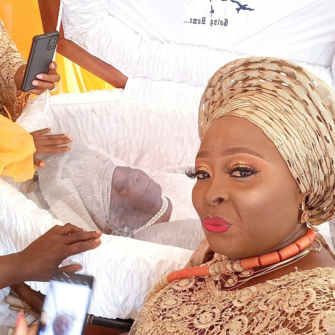 Photos and videos from the funeral ceremony of OAP, Lolo