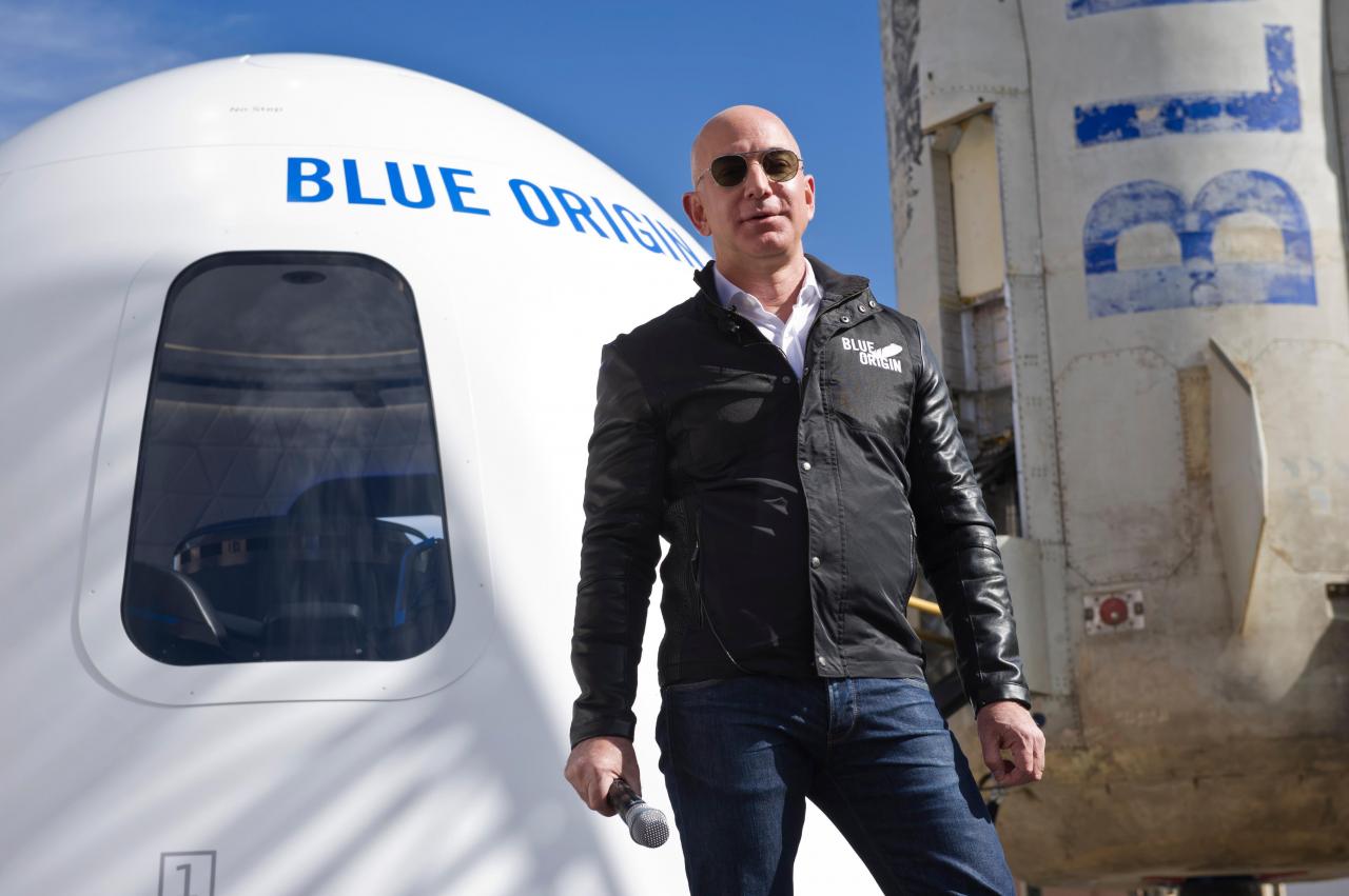  Jeff Bezos offers NASA  billion to get moon exploration contract for his space company?