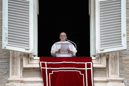 Letter addressed to the Pope Francis with three bullets inside is sent to the Vatican