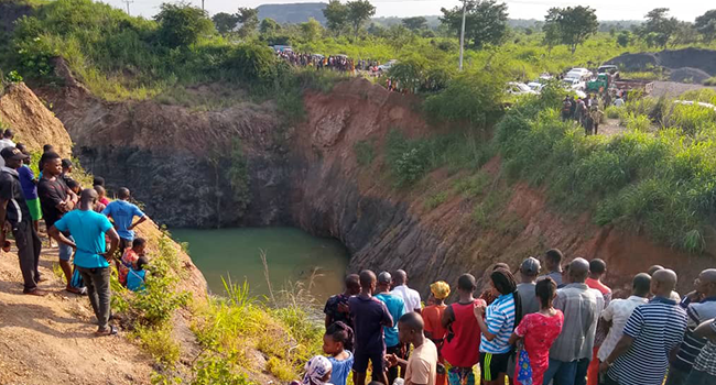 Many feared dead as shuttle bus skids off bridge into a ditch in Ebonyi (photo)
