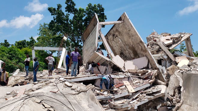 More than 200 people dead after 7.2-magnitude earthquake strikes Haiti (photos)