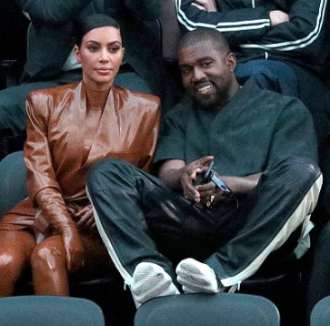 Kanye West unfollows Kim Kardashian amid divorce