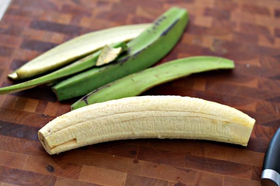 STOP THROWING PLANTAIN PEELS AWAY! Look at these amazing health benefits you can get from them
