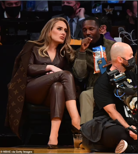 Adele and boyfriend  Rich Paul pictured at star-studded Lakers game (photos)
