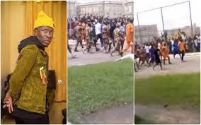 Inmates of Ankaful prison give Ghanaian singer, Shatta Wale, a rousing welcome as he begins his time in the facility (video)