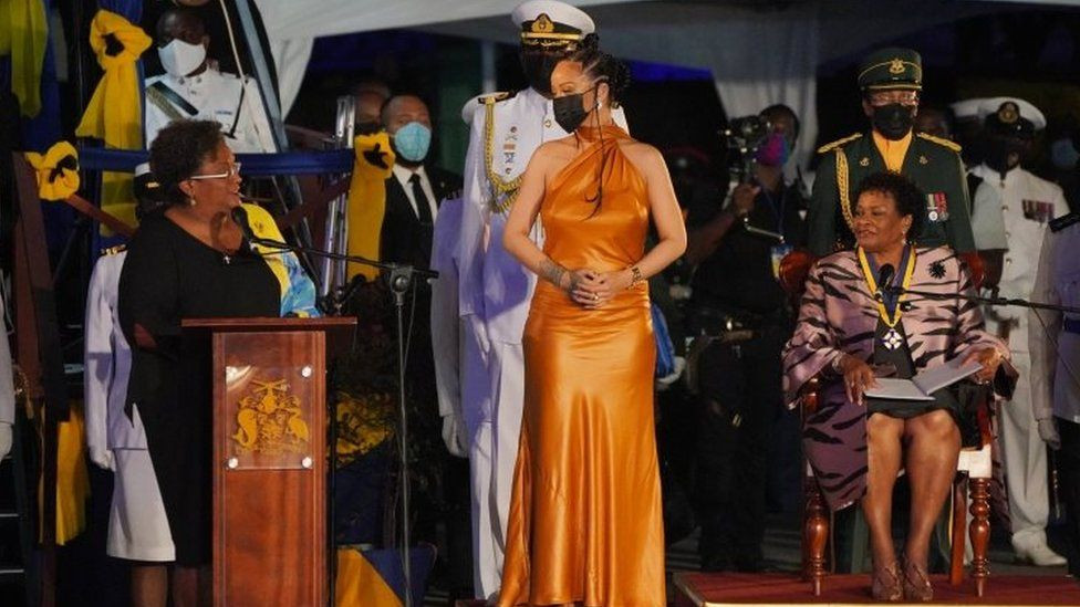 Rihanna honored as Barbados becomes a republic, officially removing Queen Elizabeth II as head of state(photos)