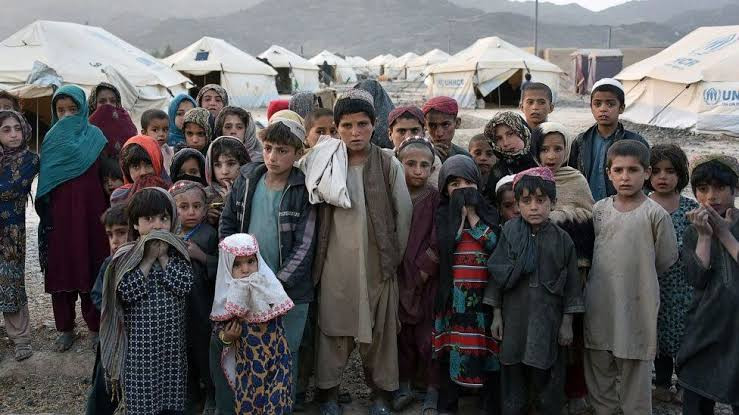 U.N. to give $300 million a year cash handouts to families with children and aged to avert mass poverty in Afghanistan