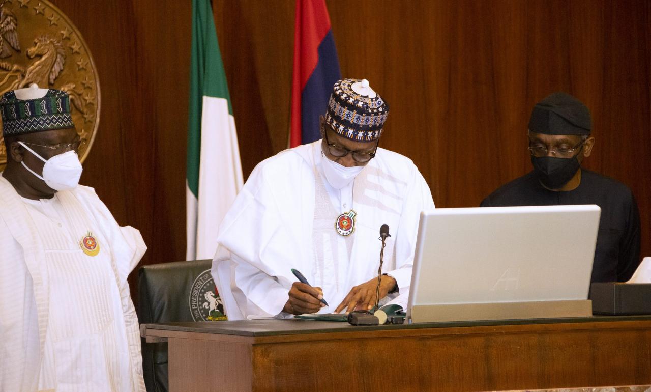 Presidency explains why Buhari signed 2022 budget into law despite alterations