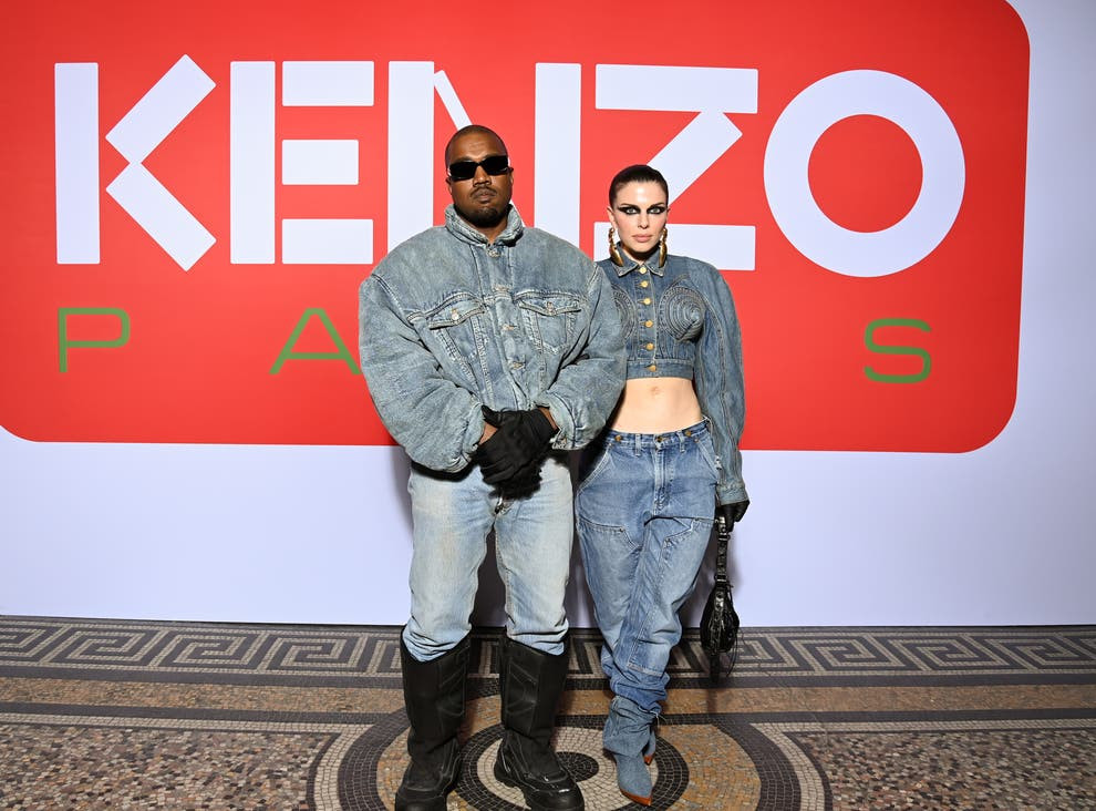 Kanye West and Julia Fox make red carpet debut as a couple (photos)