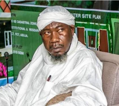 Abuja Chief Imam, Shiekh Nuru Khalid, suspended for