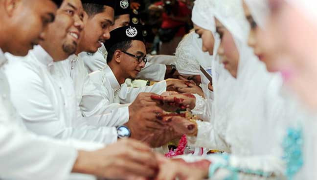  Minimum marriage age for Muslim women raised to 18 in Malaysia with one year jail for polygamy without permission