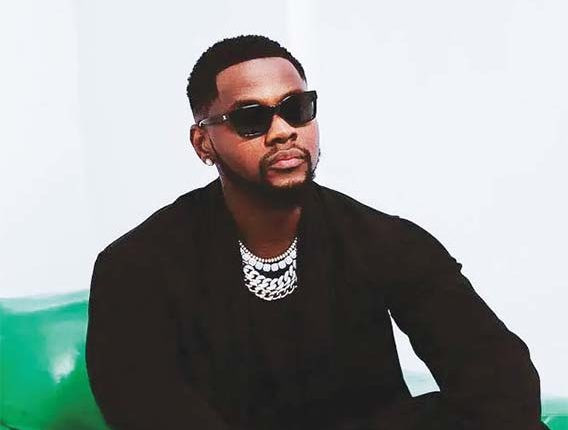  Kiss Daniel refused to perform because the airline did not bring his gold chain - Show promoter explains why he got the singer arrested (video)