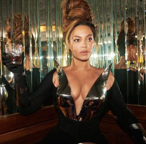 Beyonce slams designer who claimed her stylist didn
