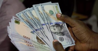 Naira falls to N1,240/$ in parallel market